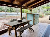 NEW Papa's Place on 1st hole Linville Land Harbor Pet Friendly - Pool
