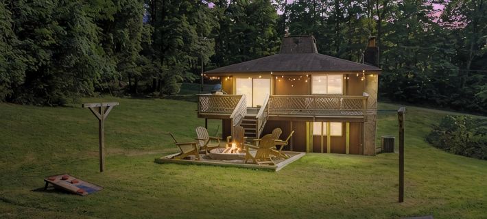 5Min to Lake, 20Min to NRG, Hot Tub, Fire Pit, BBQ. Quiet&Secluded. Pet Friendly Hotels in Nicholas County