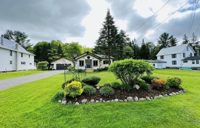 Close to Town, Hot Tub, 2 Kings, 4 Full Beds