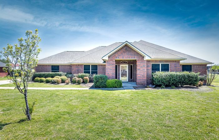 Perfect Stay in Ranch-like House with Huge Backyard!