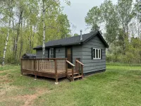 Charming cabin in delightful Duquette with AC near miles of ATV trails. - Chalets
