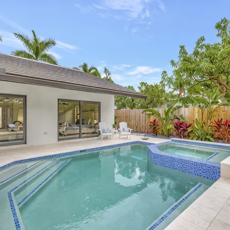 Remodeled Beach Retreat - Heated Pool,  Bikes, Mile to Beach and Atlantic Avenue
