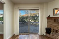 Number ONE property in Sedona! Walking distance to all Uptown Sedona amenities. - 4 tähden