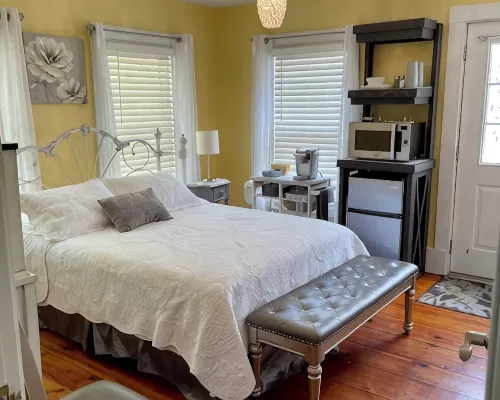 Glamour meets Country Guest Suite with Hot Tub! Hotels in Kennebunk