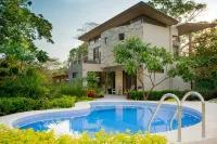 Modern beach Villa - Property can accommodate up to 16 pp - close to the beach - Villas