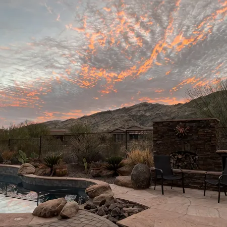 Spacious Phoenix Getaway with Pool and Resort-Style Outdoor Living Отели рядом с достопримечательностью «Саут Маунтин Парк Сценик Драйв»