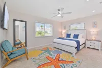 SUPERB! LOCATION! 1 BLOCK 2 FISH VILLE MODERN HOME-HEATED SALT POOL-SPA-E BIKES - 4-Star