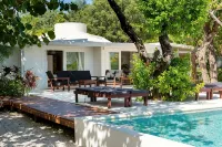 Oceanfront 4 Bedroom Bungalow with Private Pool, Large Beach Area and Staff - สระว่ายน้ำส่วนตัว