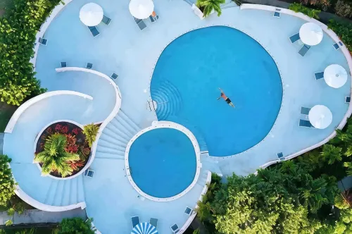 Ocean View, Spacious Condo next to Pool - 3-Star