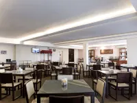 D'Season Premiere Hotel Jepara - breakfast