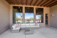 Dove Mountain oasis