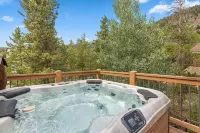 Luxury Home-Walk to everything in Frisco. Hot tub, ski, fireplace 3BD, 3.5BA - 4-Star