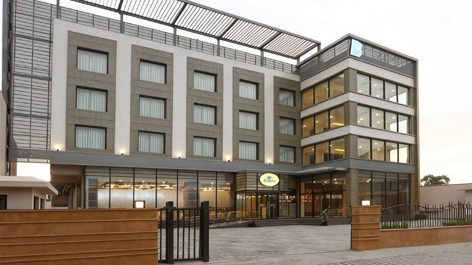 Centrum Hotel by Brijwasi