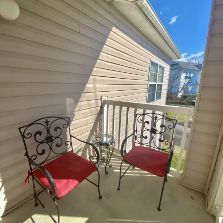 Lake Norman Condo near Charlotte! Great Location steps from downtown Cornelius!