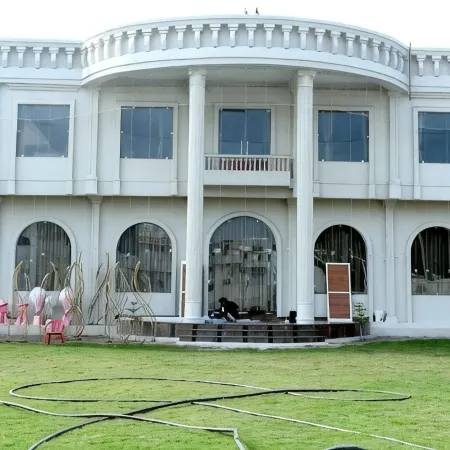 Hotel Pushpa Paradise