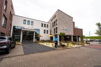 Hotel MeerZeiten Inklusive Externer Schwimmbad- & Saunanutzung - parking