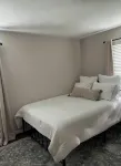 Charming 2-Bedroom Apartment in Cincinnati - Condos
