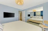 Renovated duplex  2bed / 2bath North End Of Anna Maria, 2min walk to the beach - Wi-Fi