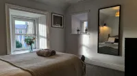 Town Centre apartment with private garden - Bintang 4