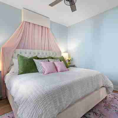 Girls Getaway - Bachelorette - Hot Tub - Pool - Sauna - Photo Room - Fire Pit Rooms