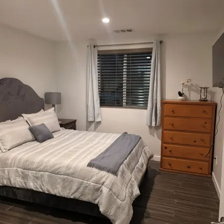Terrific 2-bedroom house with AC in Thousand Oaks