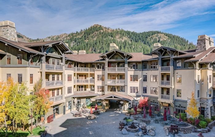 Prime Location Inside Palisades Village.  Steps to Gondola. 1 Bdrm -Sleeps 4