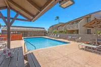 Tropical 2-Br Condo + Pool +  Hot Tub! Check Out Our Spring 2026 Specials