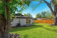 Charming, nicely furnished, 4-bedroom House in Richardson - Kitchens