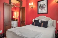Southern Charm and Comfort on the Bourbon Trail- Trail Suites Inn, Suite C