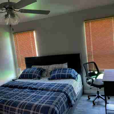 Beautiful new 3-bedroom townhome in Odessa with AC, WiFi. Enjoy your stay Rooms
