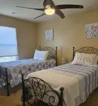 Your Perfect Waterfront Oasis overlooking the Chesapeake Bay Awaits! - Boutique