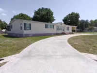 Charming 3 bedroom Florida Gator Camp 2.0 off the rim of Lake Okeechobee - BHR - 2 étoiles