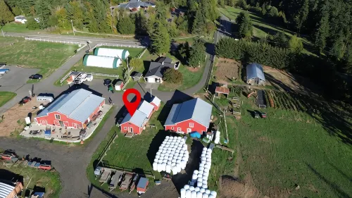 Stay at the Ranch! Bunkhouse is in the heart of Camano Island.