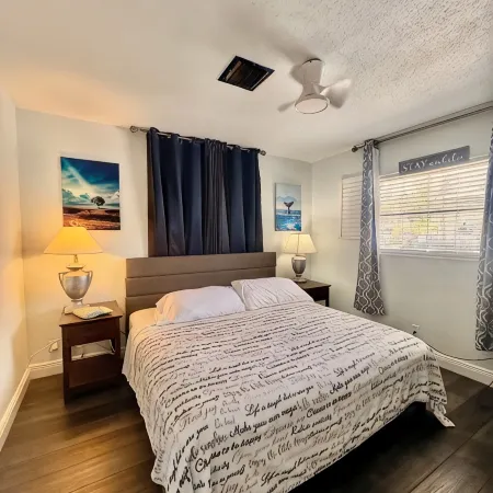 East Haven Tropical Escape. Off Atlantic Ave!!