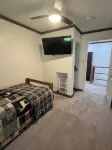 Charming 3-BR Cabin/House, Pool, creek, 35Acres with Fiber Internet in Pikeville