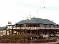 Town Square Motel - Balcony