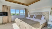 Hotel Illa d'Or & Club Apts - Pools