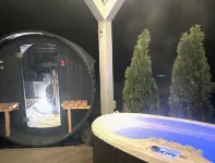 Luxury Airstream Glamping Parisian Unit 5 of 6, Private Sauna, Hot Tub, Hiking - Wifi