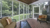 Beautiful Home Close To Everything - Bungalows