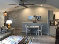 Grove Keeper Cottage  unit has a tree house atmosphere