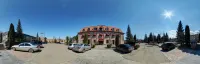 Nane Hotel - parking