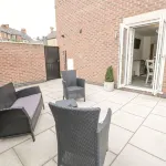 Modern Property in Town Centre Location With Parking - Wi-Fi