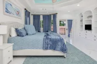 Il Paradiso Perduto 7 Bedroom Home by RedAwning - 4-Star