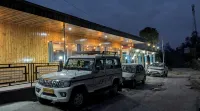 Prince Homestay & Restaurant - parking