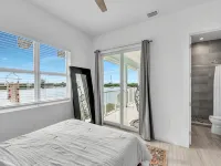 Island getaway with panoramic view, pool, spa, beach and rooftop access! - 4 Sao