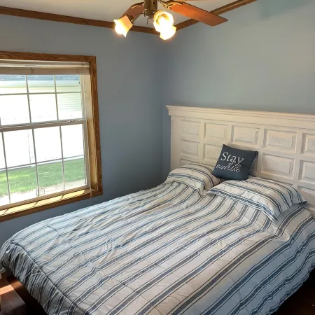 Marblehead Family Lake Cottage - 3 bedroom Hotels in Marblehead