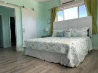 Bama Breeze, Exuma - 3-Star
