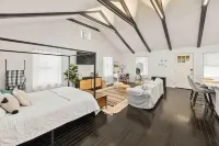 Cozy, Private and Modern Cottage - 4-Star