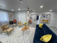 Hot Tub- Rose District-Walk to Shopping & Dining - Bungalows