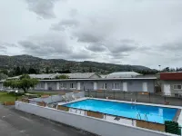 Apple Tree Inn - Pools